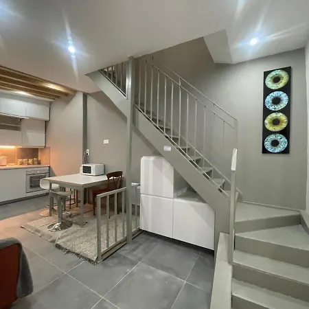 Grand Au Rez De Chaussee En Plein Coeur De Appartement *